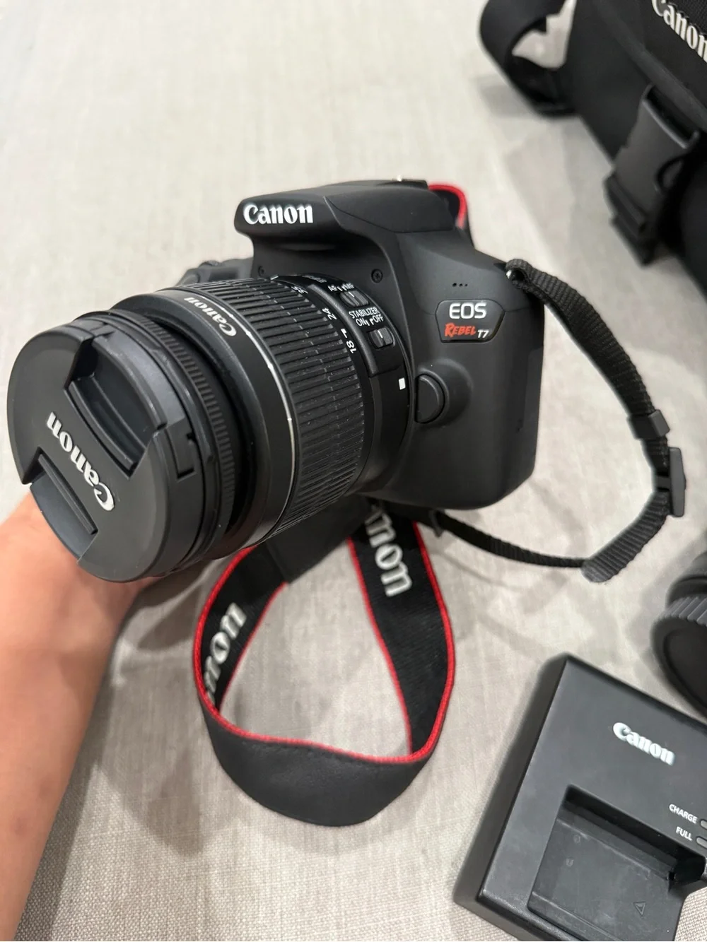 Canon EOS Rebel T6 DSLR Camera Kit in Black